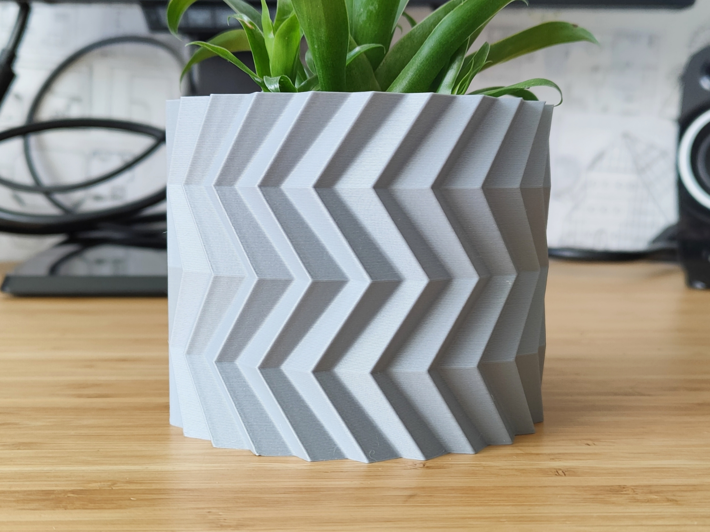 ZigZag Pot And Planter For House Plants Vase Mode By SASSy Design