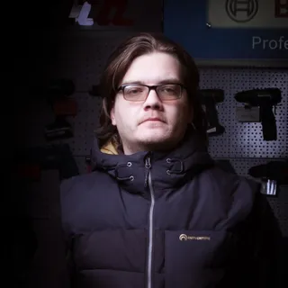 Алекс Ло