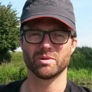 Bas