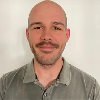 Stefan W.