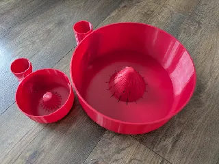 Automatic vegetable and fruit washer- no supports and no assembly required. Small and large sizes