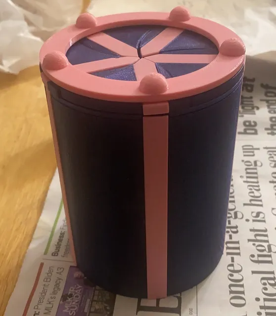 Make of Spring-Loaded Iris Gift Box by Pneumatic | Download free STL ...