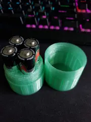 Travel AA battery container with fixed threads