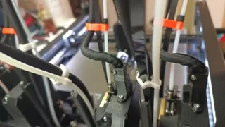 Prusa XL series: Cable protecting toolbase clip (must have)