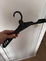Foldable clothes hanger