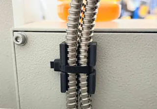 Dual Cable Zip Tie Bracket 8 mm