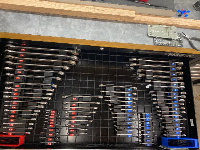 CLICKbase: a no-magnet, latching Gridfinity baseplate - all flush edges ...