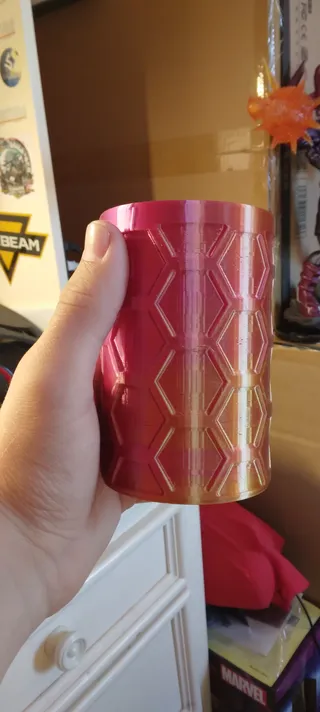 Soda Drink Sleeve for 12oz Can Comfort Grip Hexagon Pattern Koozie by  Grandpa 3DPrints, Download free STL model