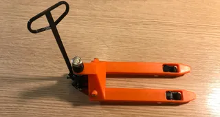 1/10th Scale Lifting Pallet Jack