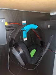 Command Strip Headphone Holder (Simple and Sturdy)