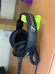 Headphones holder