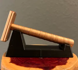 Henson Razor Stand