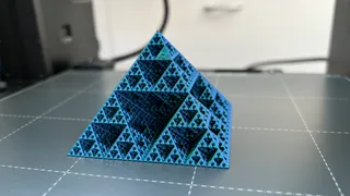 Spiral Vase Mode Sierpiński Pyramid