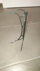 Simple headphone stand