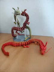 Intertwining Dragons Stand