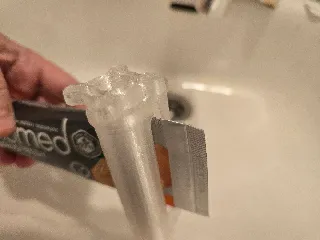 THE ULTIMATE TOOTHPASTE SQUEEZER