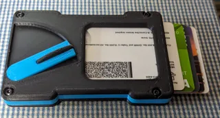 Pop-up credit card wallet spreader with coin/cash storage