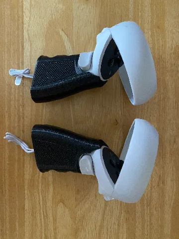 Oculus Quest 2 controller Pistol Grips (Enhanced DFM) by Daniel ...