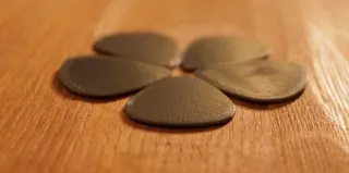 Guitar pick/plektrum