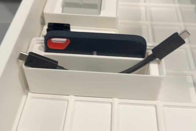 Make of Gridfinity Sandisk SSD Holder + Storage by Andrew | Download ...