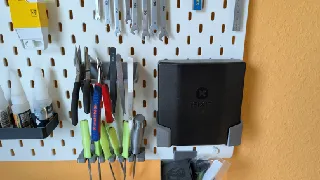 Skadis holder for pliers