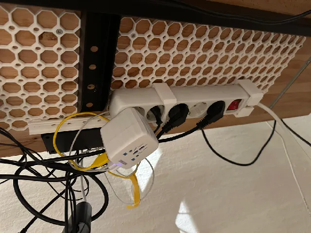 Underware/Multiboard - Ikea Koppla power strip brackets por Hasanen ...