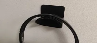 Headphones wall hanger