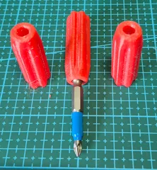 Compact portable bit holder - Porta inserti compatto