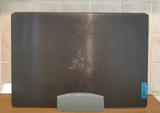 Simple laptop stand