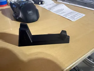 Henson Razor Stand