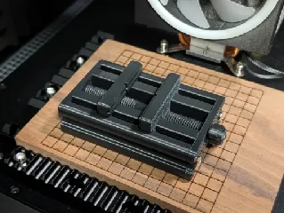 Mini Self Centering Desk Vice