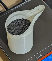 EcoPour – No-Spill Bird Seed Scoop