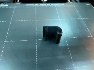 Clip for IKEA Samla boxes (presses lid on, for a tight seal)