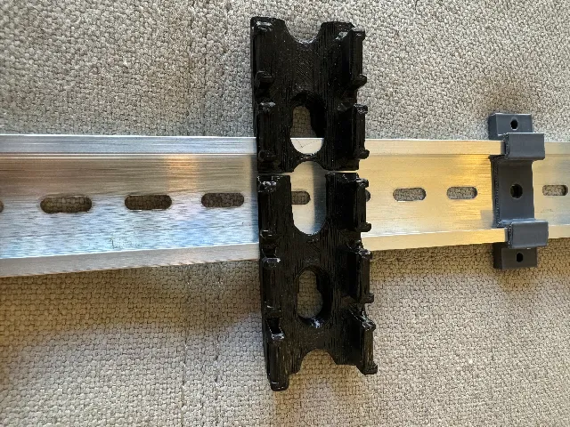 RatRig DIN Rail Wire Guide by Maxstupo | Download free STL model ...