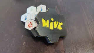 Storage box for Hive game with expansions by @Dedoper