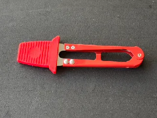 Thread Snips Safety Cover – One-Handed Removal