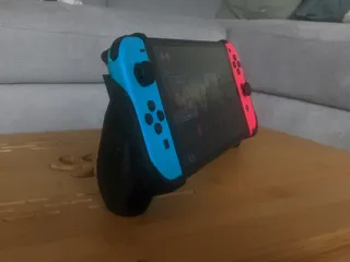 Separate Nintendo Switch Joy-Con Grip