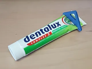 Toothpaste Squeezer
