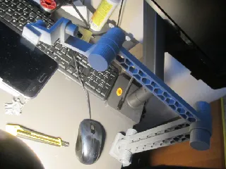 Flexible & sturdy phone arm (100% Printed)