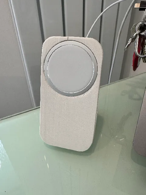 Make of MagMad 3D Printed MagSafe Stand by Uncle Ben | Download free ...