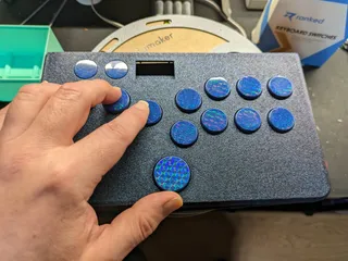 Slimbox/hitbox - low profile fightstick with a screen