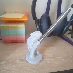 Chameleon Pen Holder