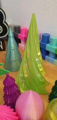 Spiraled Christmas Tree, Vase Mode, Christmas Decor by Slimprint