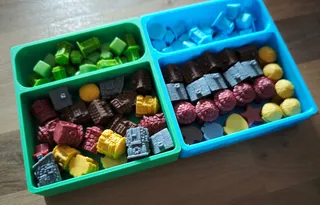 Alternate player trays