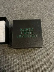 Box na Karty proti lidskosti