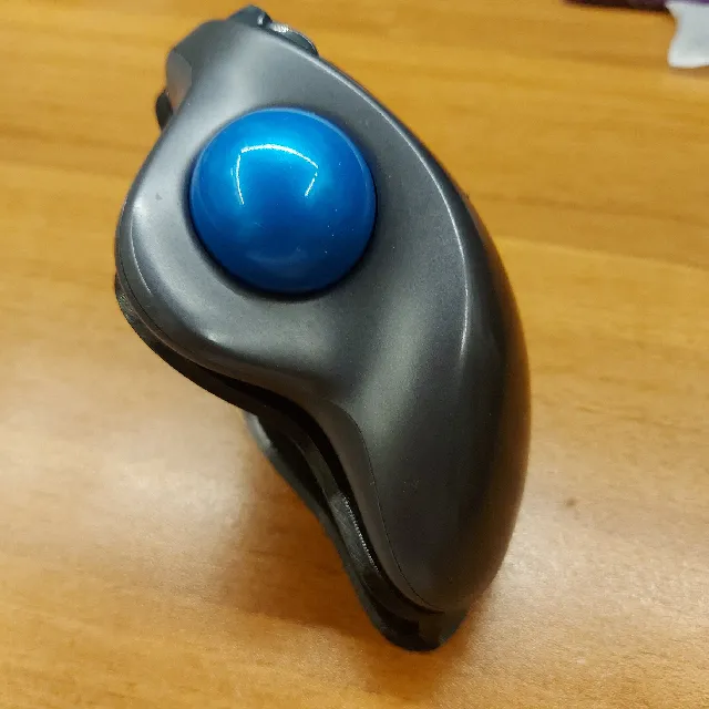 Make of Logitech M570 Trackball Wedge Stand 45° by rfmarves | Download ...
