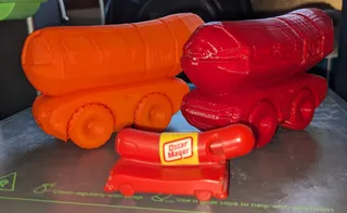 Fixum Dude Motors PiP Wienermobile