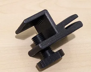 Headphone holder with cable clip