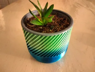 Modern Spiral Planter - plant and flower pot - Gift idea - Gift inspiration - Housewarming