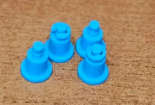 Toolless motherboard standoffs with clip-on retaining washers
